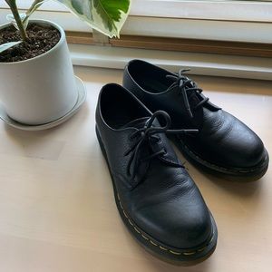 trendy Dr. Martin black Oxfords !!